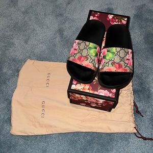 AUTHENTIC Gucci Blooms slides